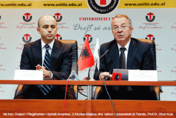 Drejtori i P�rgjithsh�m i Spitalit Amerikan, Z.Klodian Allajbeu dhe rektori i Universitetit t� Tiran�s, Prof.Dr. Dhori Kule